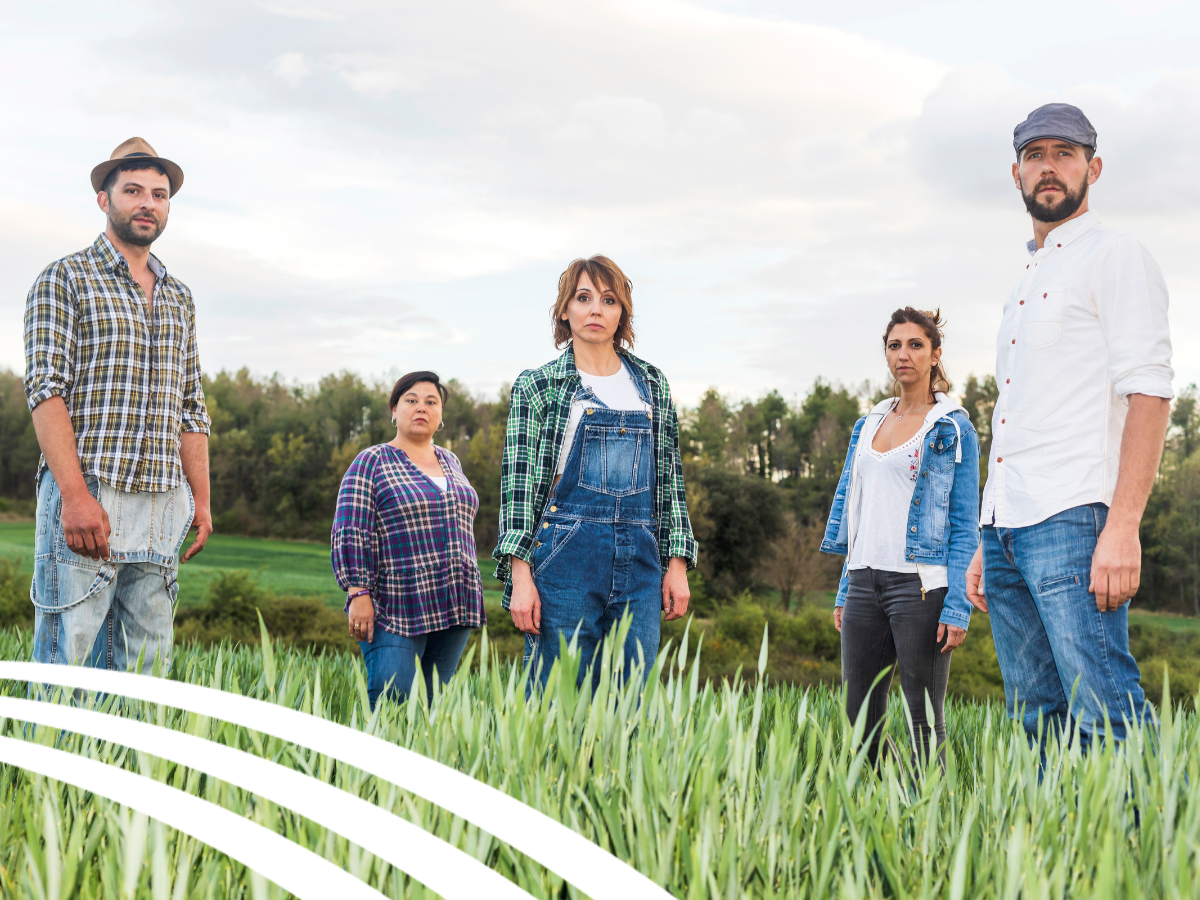 jóvenes en el campo