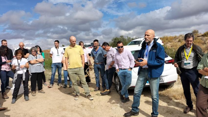 visita-campo-explicacion-anove-jornada-maiz-bt